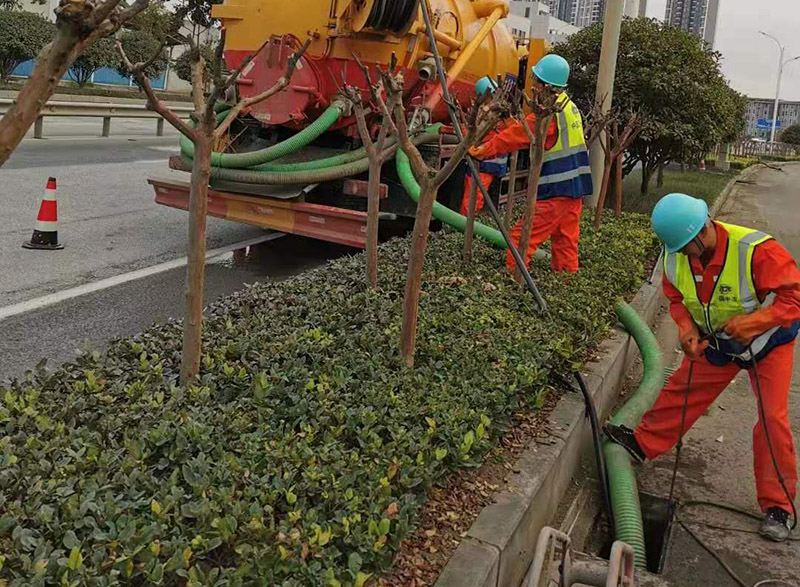 苏尼特右市政管道清淤