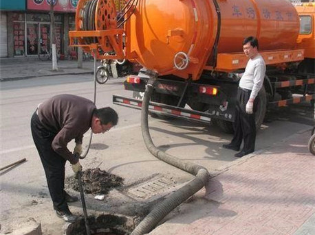 苏尼特右清掏化粪池，健康生活从这里开始